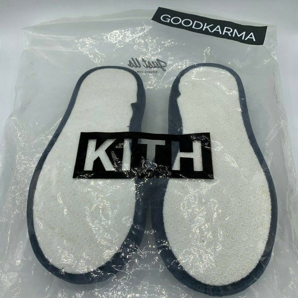 Kith | Shoes | Kith Treats X Capn Crunch Robe Slippers Set | Poshmark